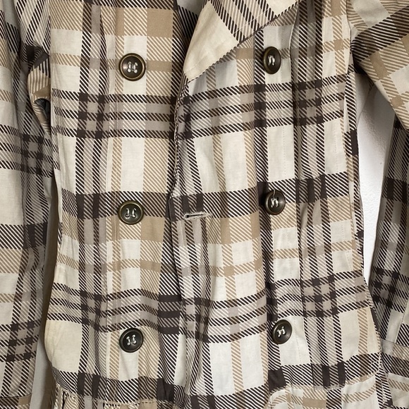MARALYN & ME plaid neutral raincoat with ruffles & belt - Picture 2 of 4